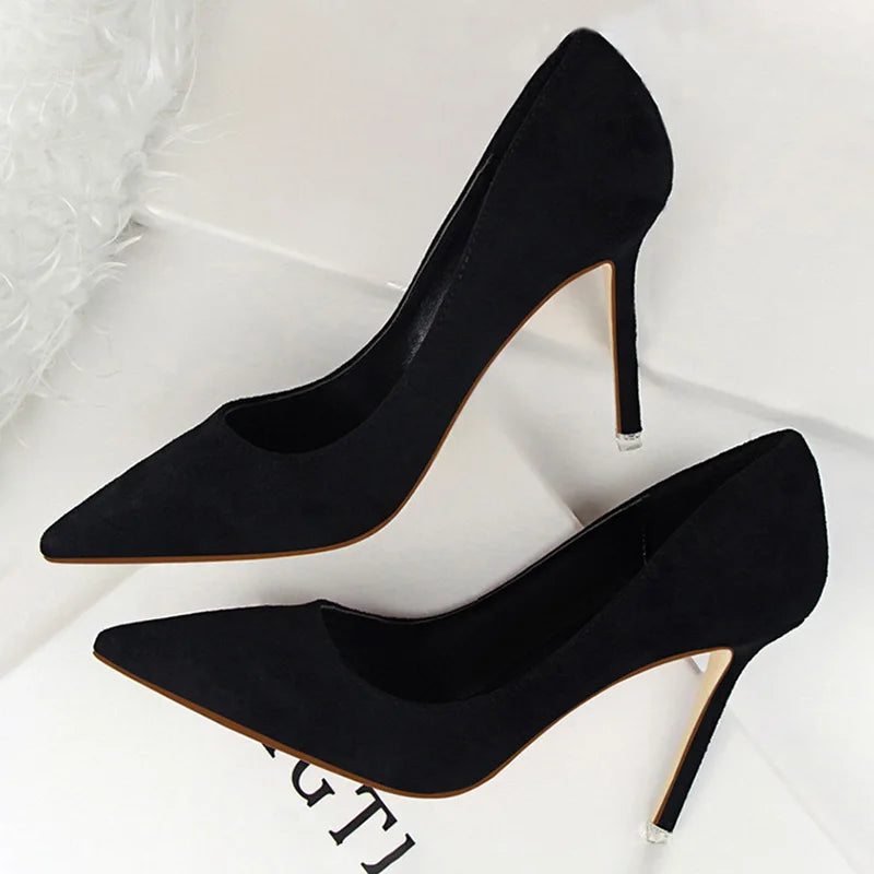 Escarpins à Talons Hauts Bout Pointu Femme — Élégance & Glamour