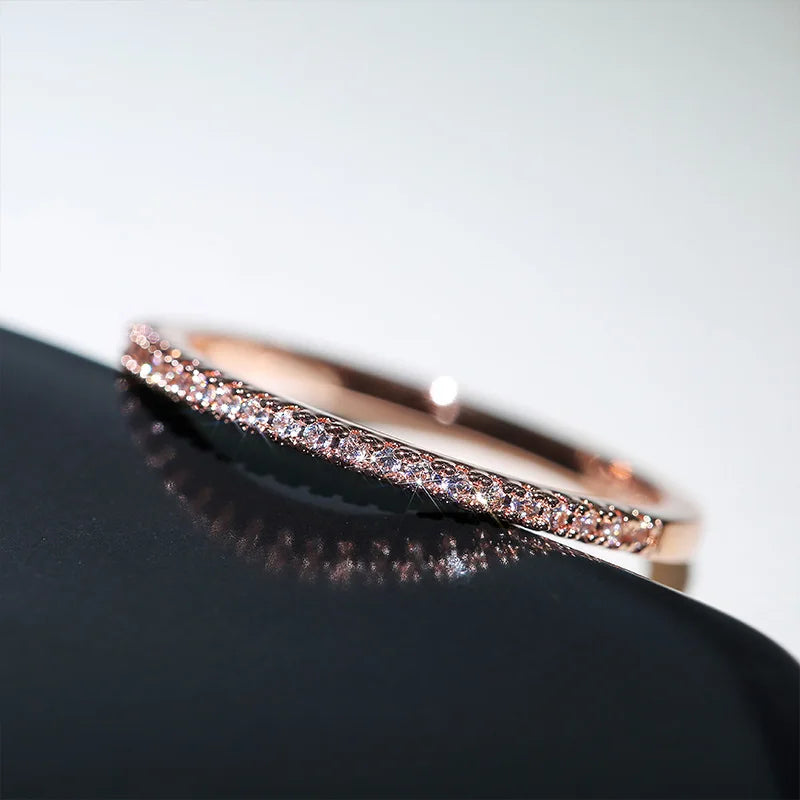Bague fine minimaliste pour femme — mariage, zircone cubique brillante, polyvalente