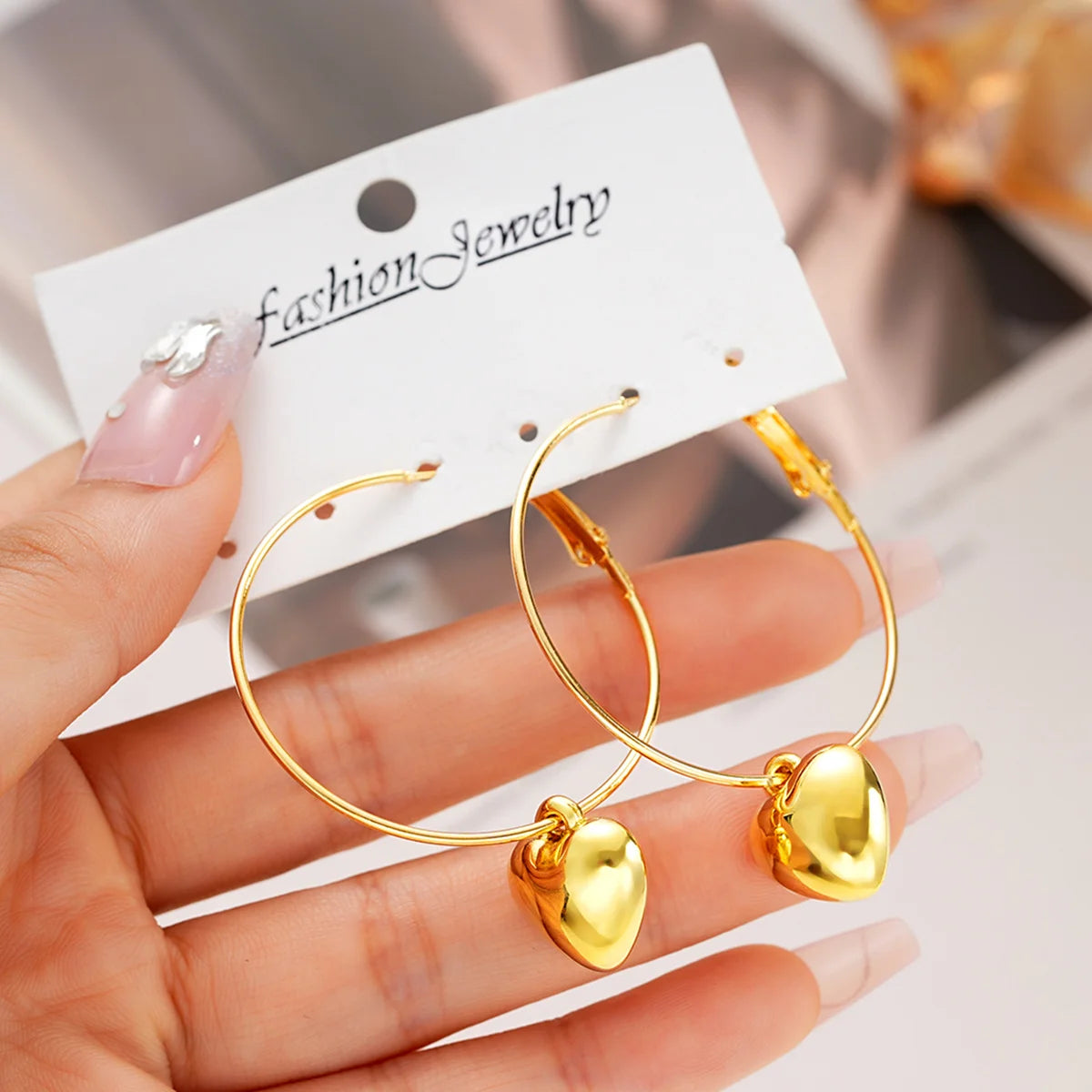 Boucles d'oreilles pendantes en forme de cœur pour femmes, conception de documents en or, boucle d'oreille exagérée, grand cercle, bijoux coréens, cadeau, mode, nouveau, 2024