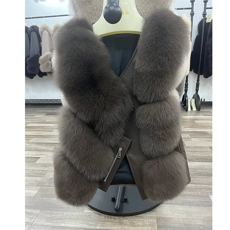 Gilet en fourrure de renard véritable pour femmes — fourrure naturelle, cuir, fermeture éclair, automne/hiver 2024