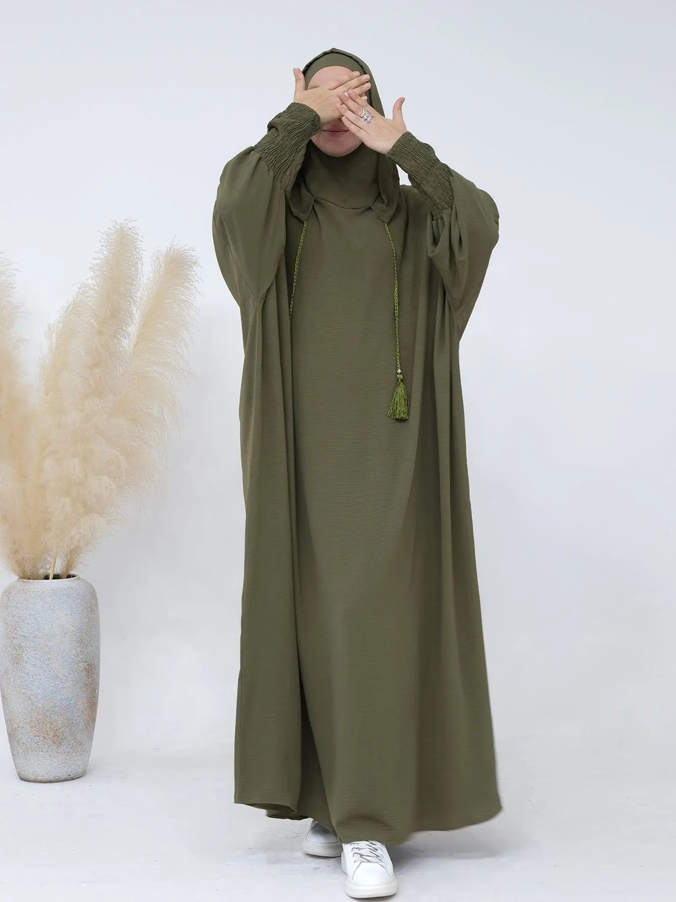 Abayas à pompons pour femmes musulmanes, vêtements de prière du Ramadan, Jalaba à capuche, manches chauve-souris décontractées solides, robe arabe financièrement, Djellab Eid