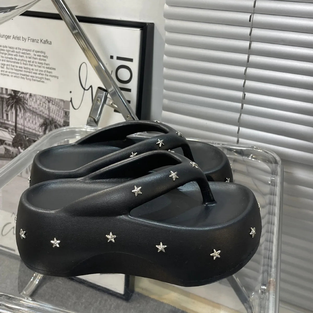 Tongs d’Été à Plateforme Compensée Femme — Confort & Style