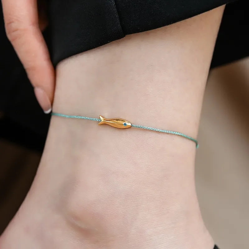 Bracelet de cheville doré porte-bonheur — ornement poisson, accessoires pied, cadeau ami, corde verte