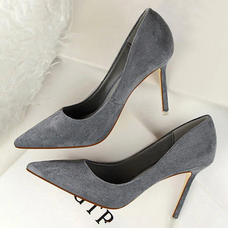 Escarpins à Talons Hauts Bout Pointu Femme — Élégance & Glamour