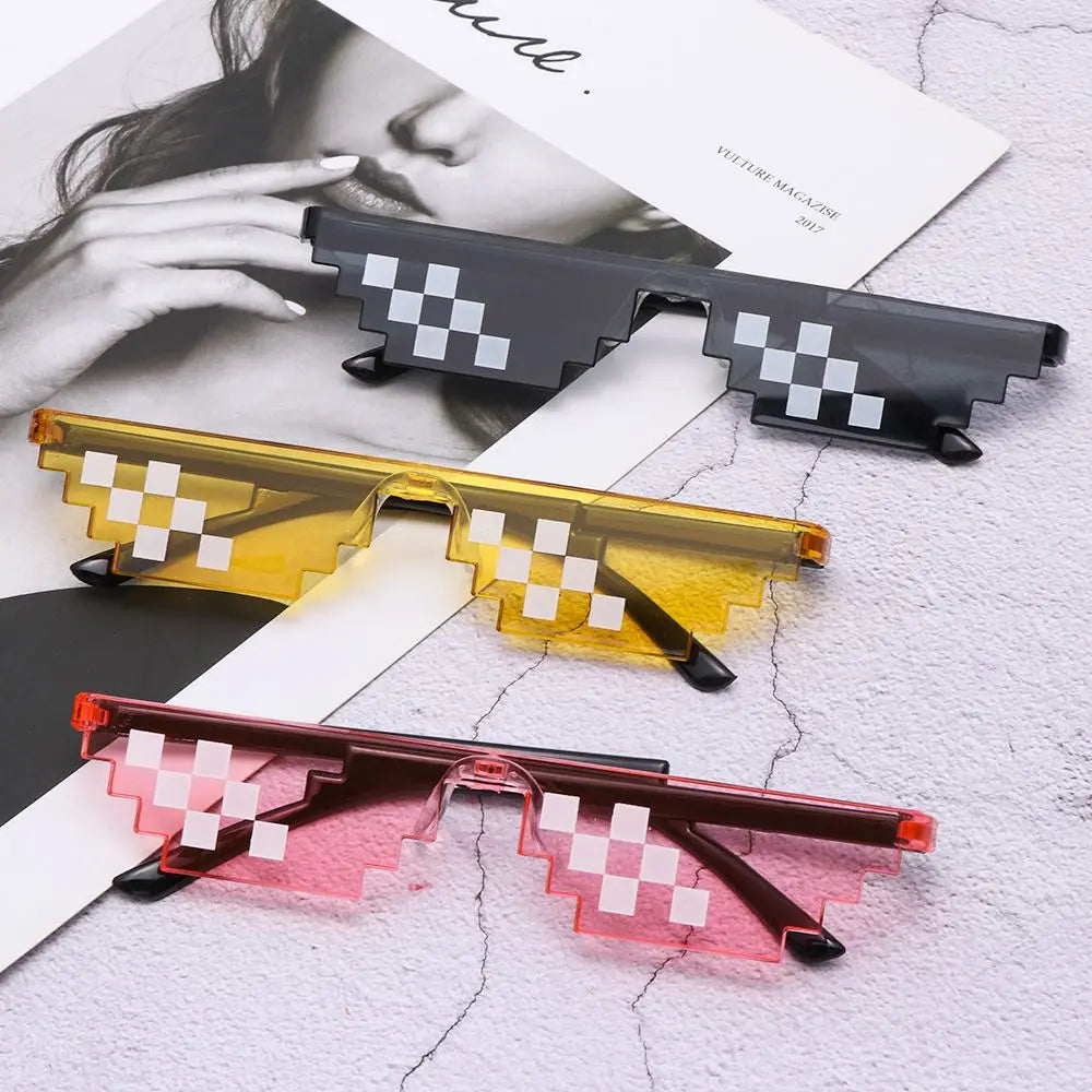 Lunettes de soleil mosaïque pixel rétro — gamer, robot, cosplay, anniversaire, nouveau design