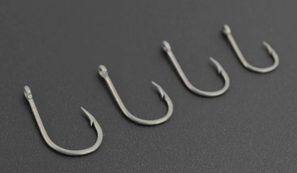 Hirisi 50 Pièces Hameçons de pêche carpe à revêtement barbelé avec oeil Conception au Japon en acier à haute teneur en carbone 8001