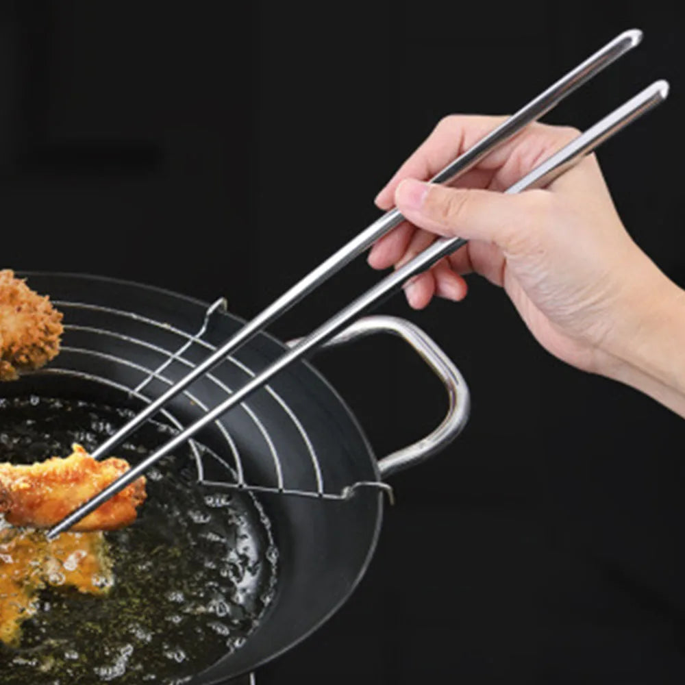 Une paire de baguettes de cuisine baguettes en acier inoxydable baguettes à frire Extra longues lavables au lave-vaisselle 38,8 Cm