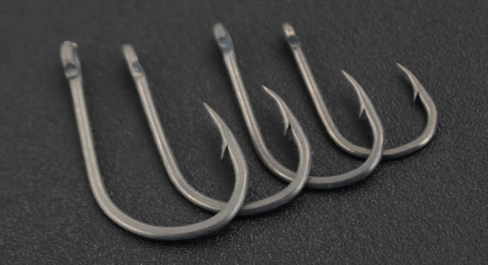 Hirisi 50 Pièces Hameçons de pêche carpe à revêtement barbelé avec oeil Conception au Japon en acier à haute teneur en carbone 8001