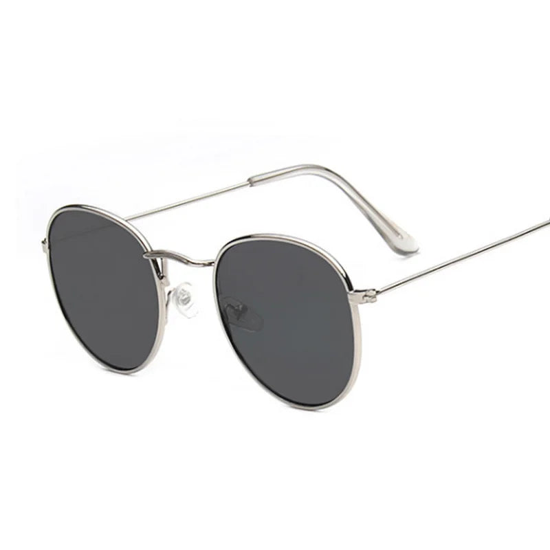 Lunettes de soleil rondes petites en métal pour femme — vintage, voyage, classique, mode, rétro