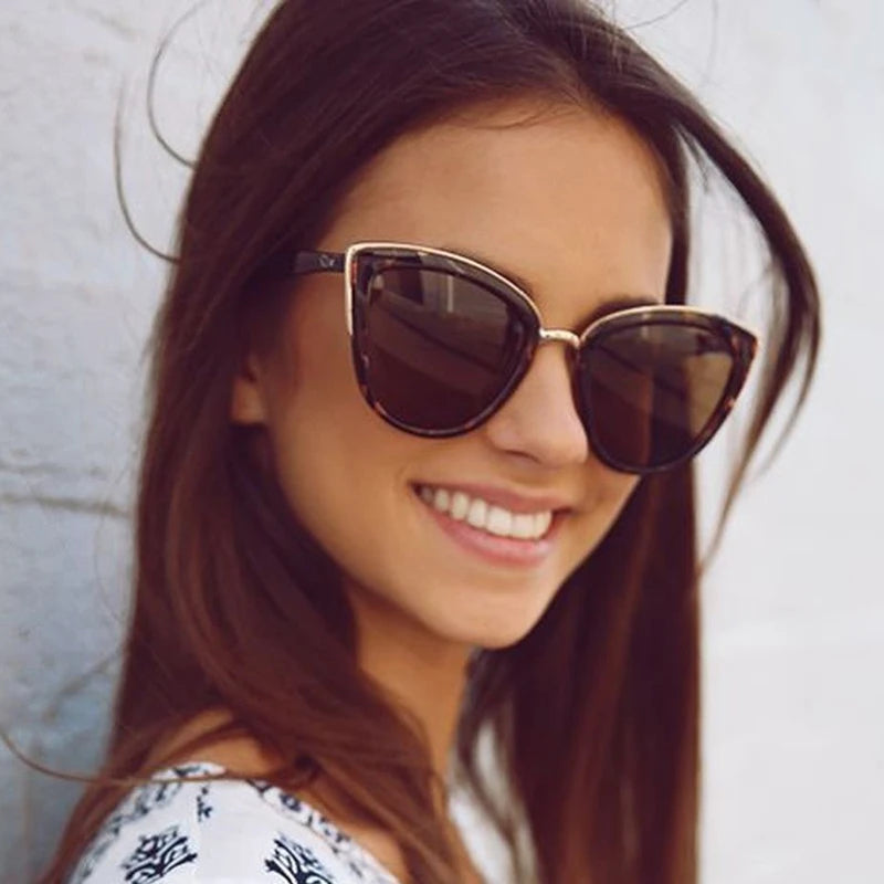 Gafas de sol de ojo de gato para mujer, espejo clásico, vintage, montura de ojo de gato, níquel, exterior