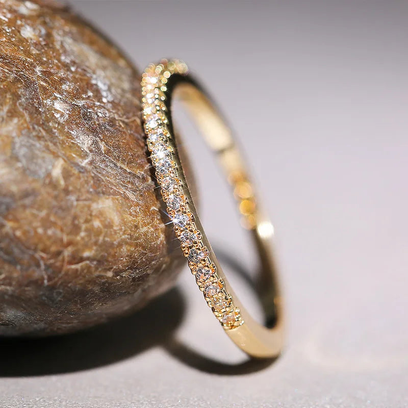 Bague fine minimaliste pour femme — mariage, zircone cubique brillante, polyvalente