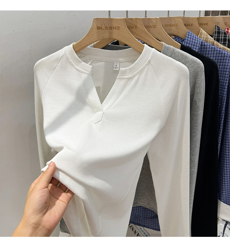 T-shirt basique ajusté à col en V et manches longues pour femme, style coréen, polyvalent, simple, couche de base, décontracté, collection 2026