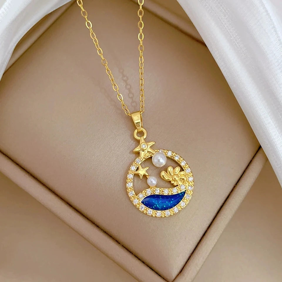 Collier pendentif astronome planète lune pour femme — acier au titane, document en or, bijoux cadeau