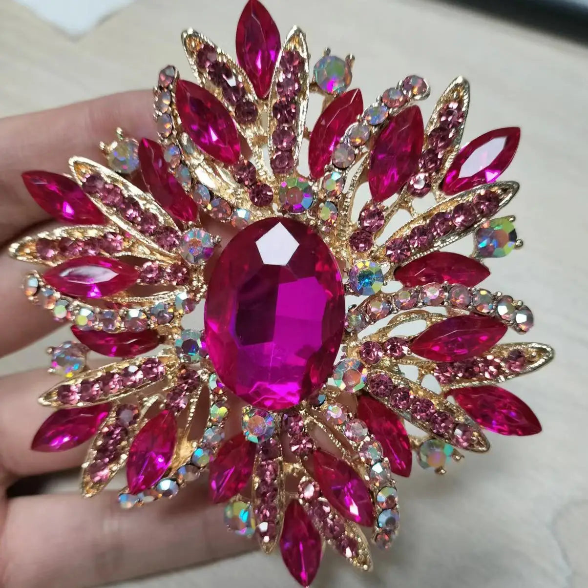 European and American Brooch, Trendy Style, Metal Alloy, Pearl, Rhinestone, Flower, Oil Drop, Corsage for Women