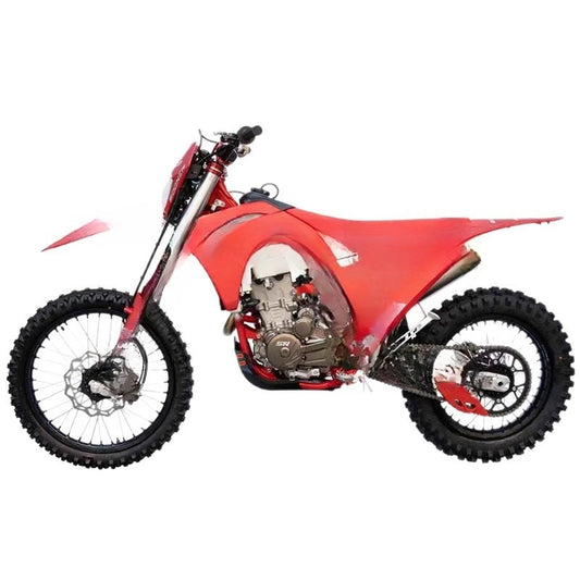 Motocyclette tout-terrain de montagne refroidie par eau — véhicule de course à essence