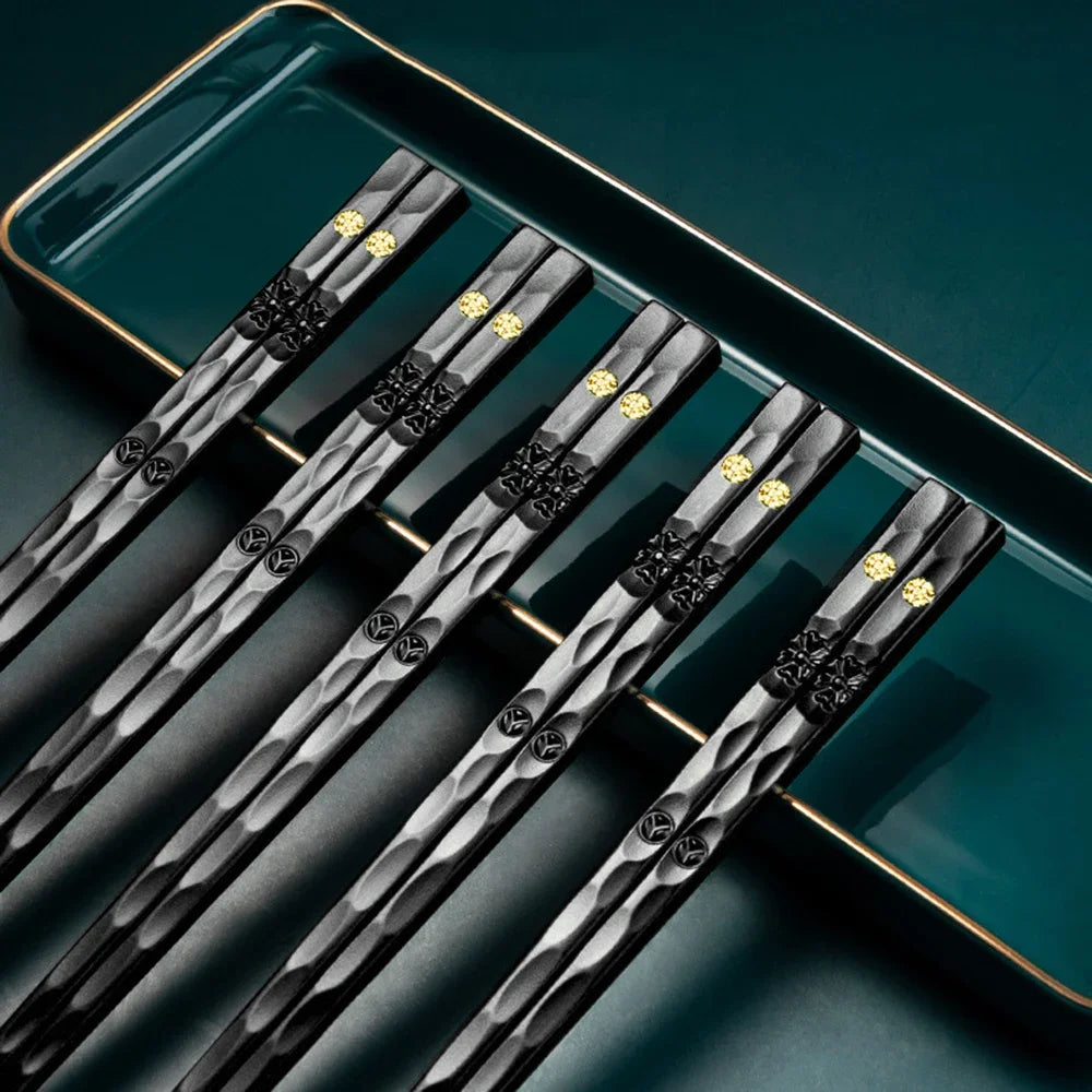Palillos chinos reutilizables, 5 pares, palillos de sushi de aleación antideslizantes, aptos para lavavajillas, palillos de grado alimenticio con forma de bambú