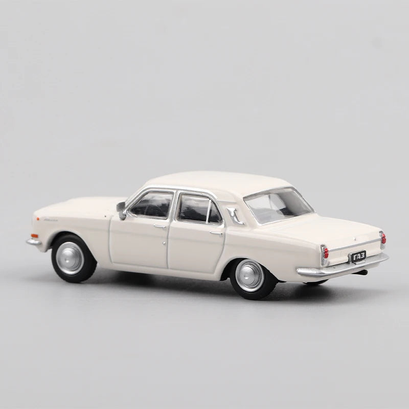 Perka 1/64 Scale GAZ-24 Volga Simulation Alloy Car Model Static Display Collectible Toy Gift Souvenir Decoration