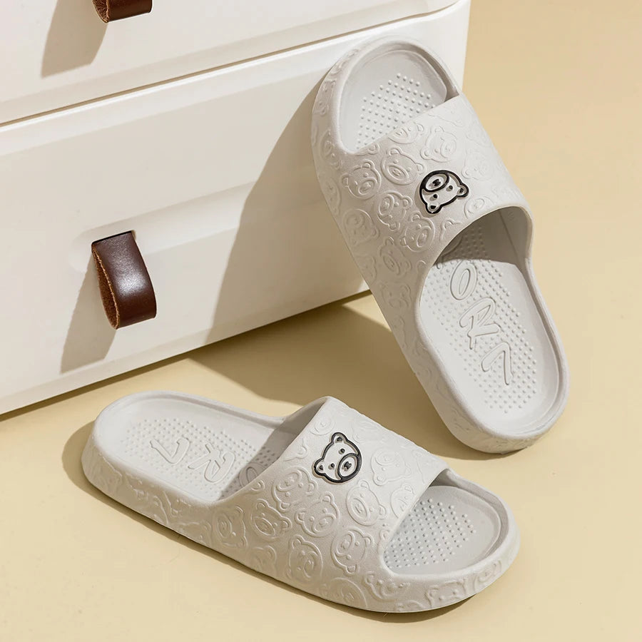 Pantuflas de verano para hombre y mujer, sandalias estampadas de osito, para baño interior, antideslizantes, suaves, zapatos casuales para dormitorio, para pareja