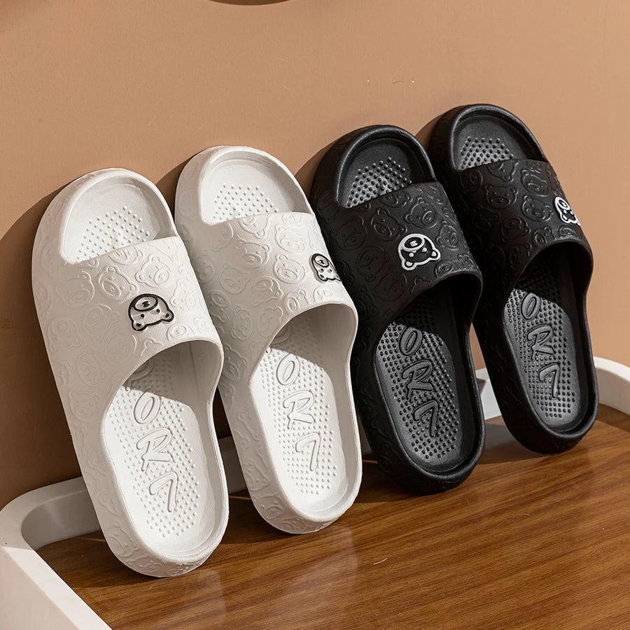 Pantuflas de verano para hombre y mujer, sandalias estampadas de osito, para baño interior, antideslizantes, suaves, zapatos casuales para dormitorio, para pareja