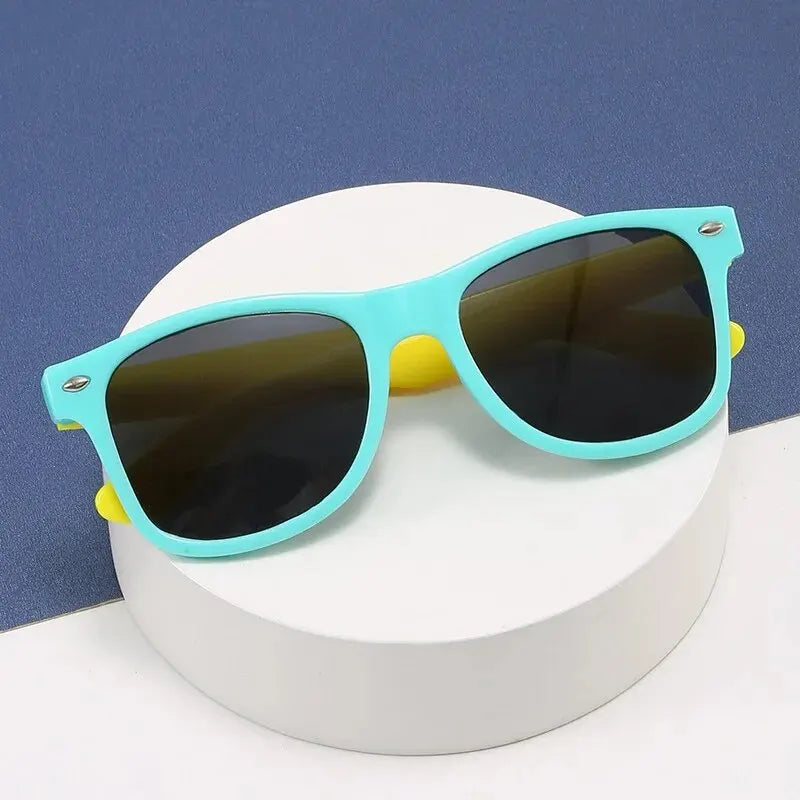 Gafas de sol para bebé con estuche, para niños y niñas, gafas de exterior, lente de CA, gafas de seguridad y estuches, regalo para niños