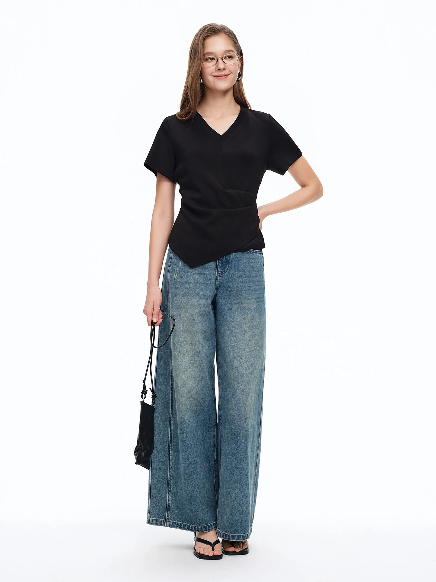 T-shirt femme asymétrique plissé — taille définie, printemps 2026, col en V, manches courtes