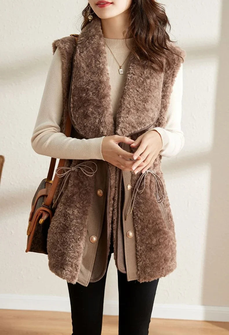 Gilets en peluche d'agneau pour femmes — automne, élégants, nouvelle collection