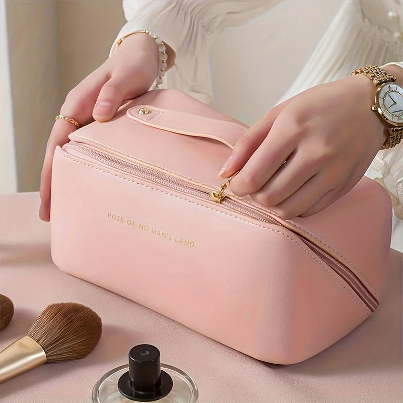 Trousse de Maquillage de Luxe Femme — Toilette, Poudres & Cosmétiques Voyage