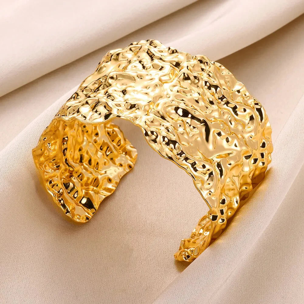 Bracelets d'ouverture à motif de bosse classique exquis pour femmes, manchette, couleur or, acier inoxydable, ornement à main, cadeau
