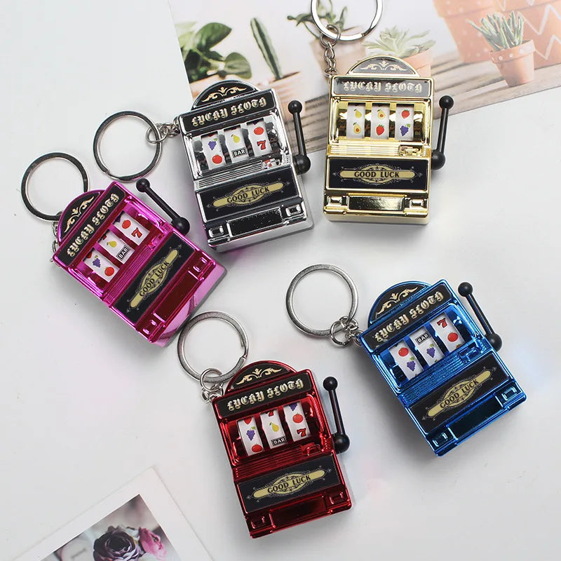 Porte-clés Machine à fentes de fruits, porte-bonheur Jackpot, Mini pendentif de Casino, breloque de sac, cadeaux de nouveauté pour enfants et adultes