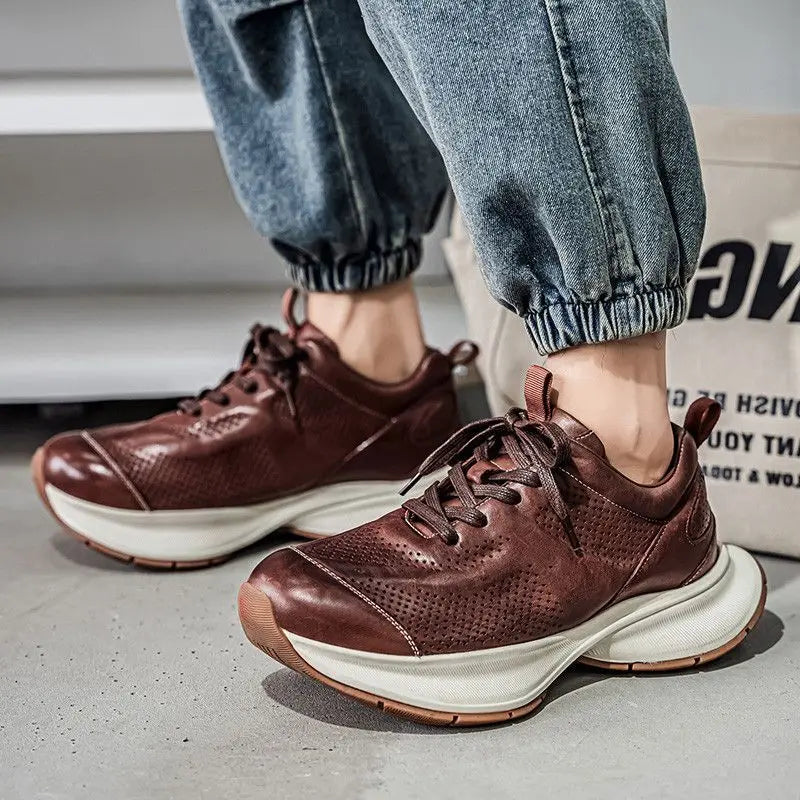 Zapatillas retro de invierno para hombre, zapatos de cuero casuales de estilo británico, de lujo, ligeros, para ocio al aire libre, nueva colección 2025