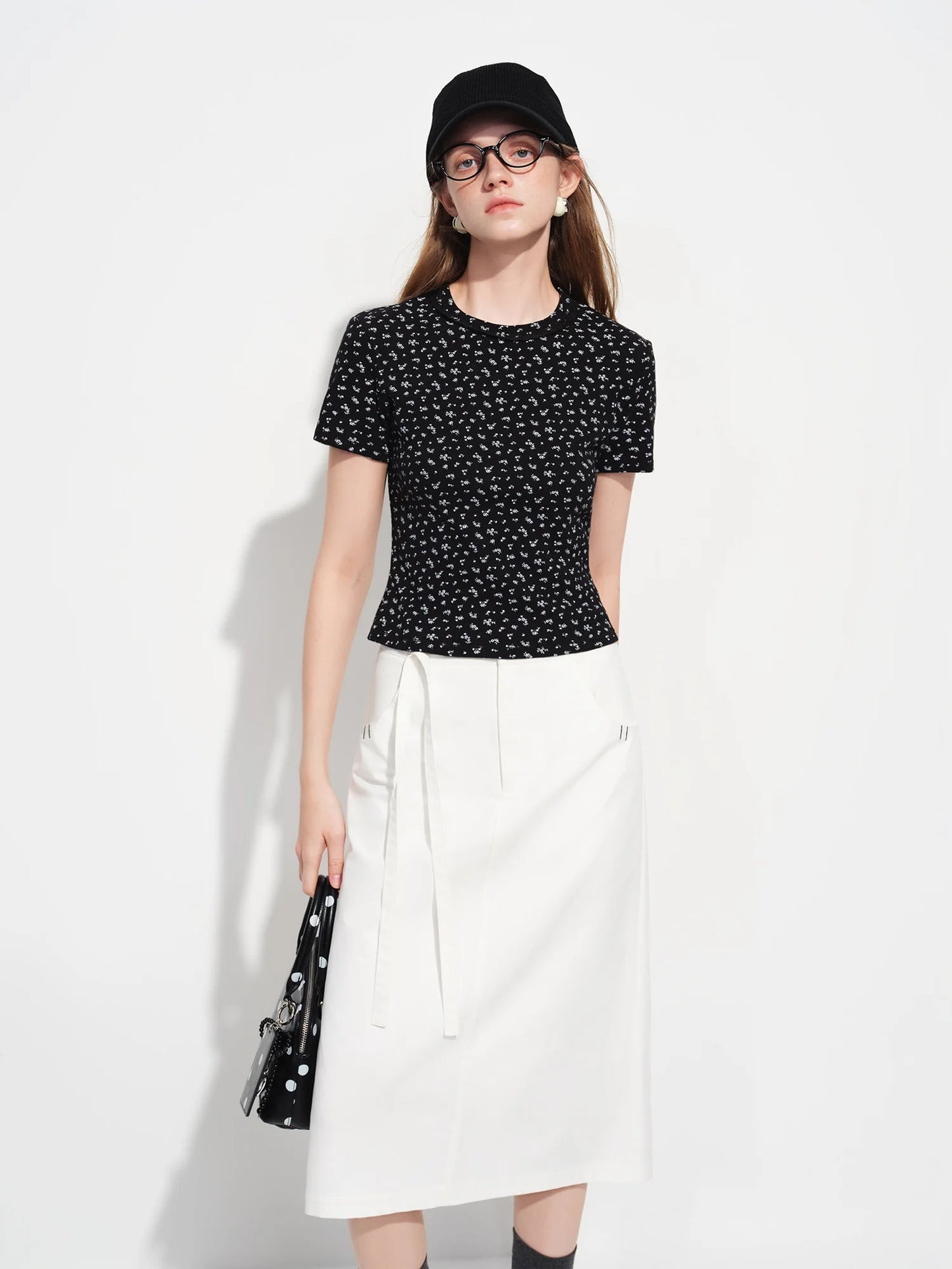 T-shirt femme en piqué ajusté et polyvalent — printemps 2026, coton ajusté, manches courtes