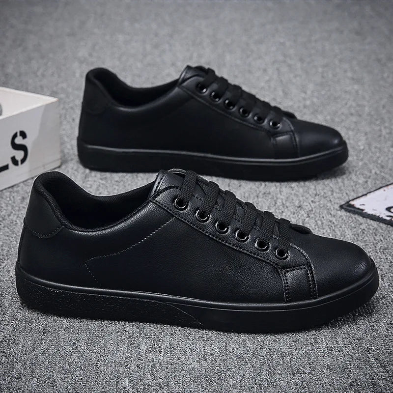 Baskets Basses en Cuir Homme — Chaussures Plates Décontractées Blanc & Noir