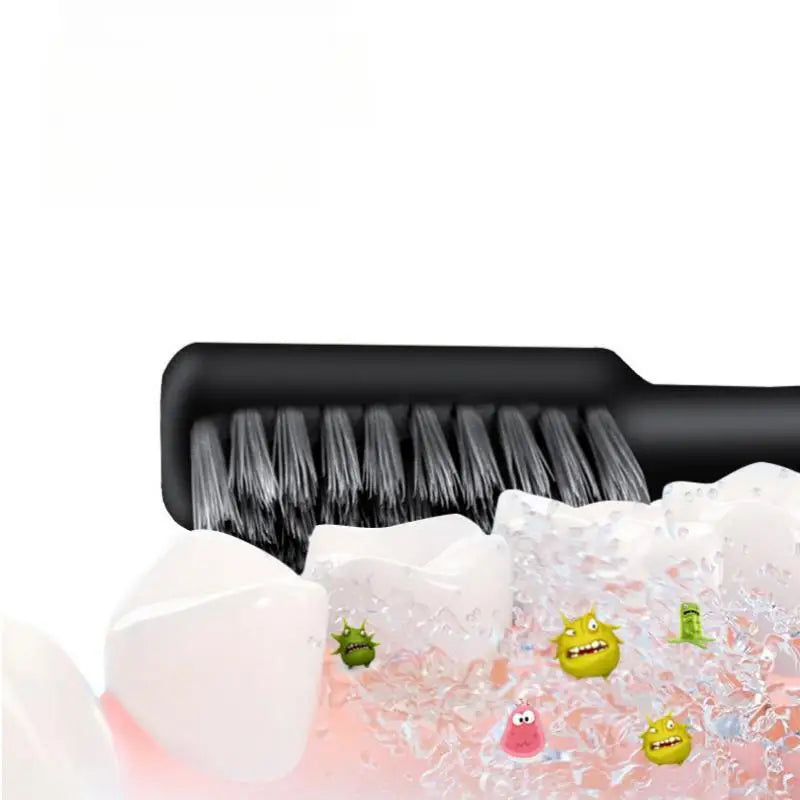 Brosse à dents pliante au charbon de bois compacte portable, parfaite pour le voyage, le camping et la randonnée, facile à prendre et efficace