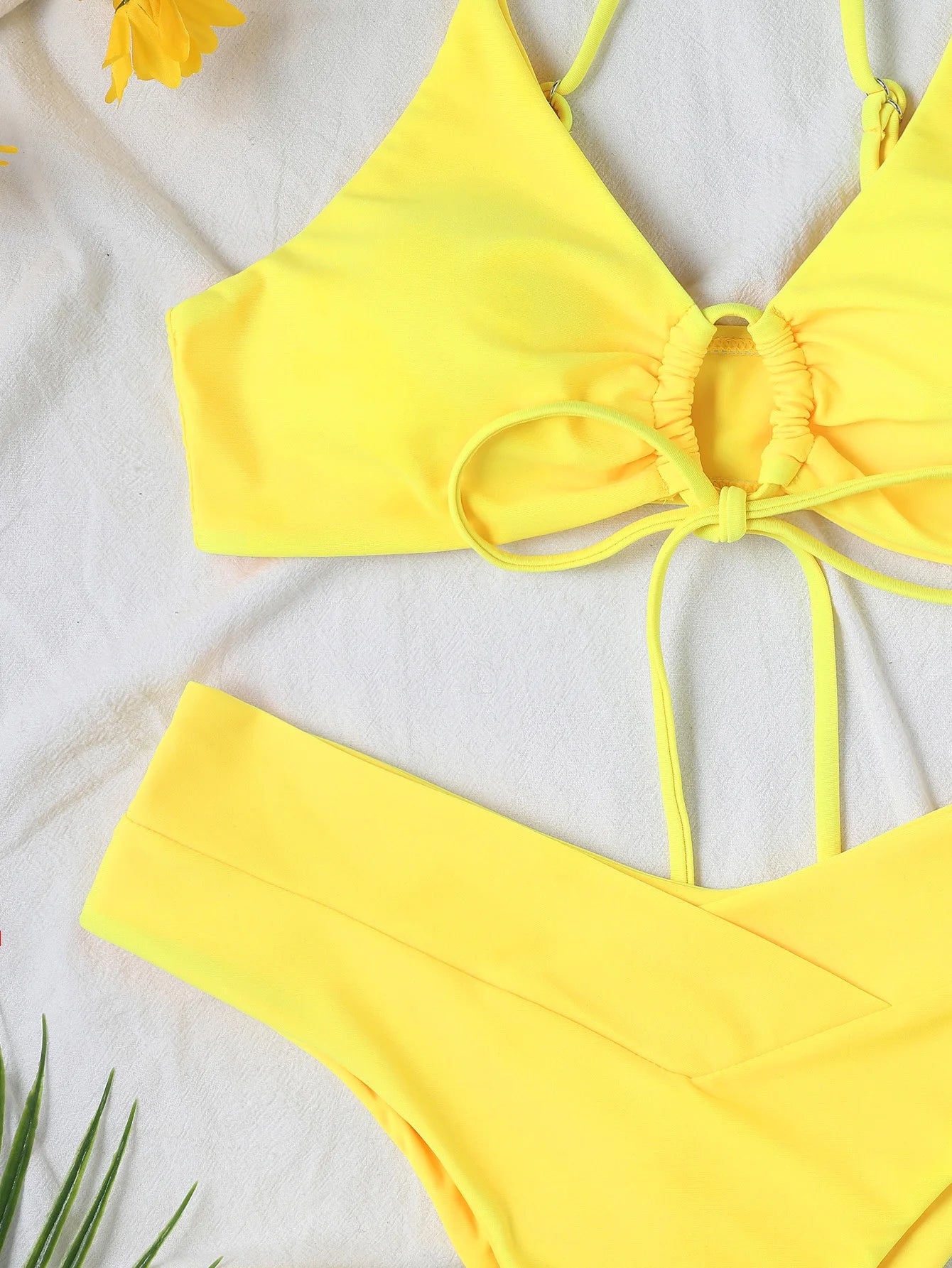 Nouveau ensemble de Bikini à haute élasticité pour 2025 été deux pièces couleur unie à lacets Sexy femmes maillot de bain plage maillot de bain maillots de bain