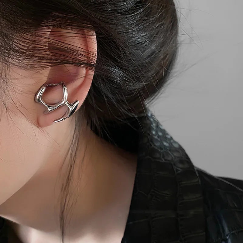 Boucles d'oreilles liquide irrégulières Y2K pour femmes, couleur argent, Hip-Hop Punk, mode géométrique, Clip pour fille, bijoux de fête tendance 2024