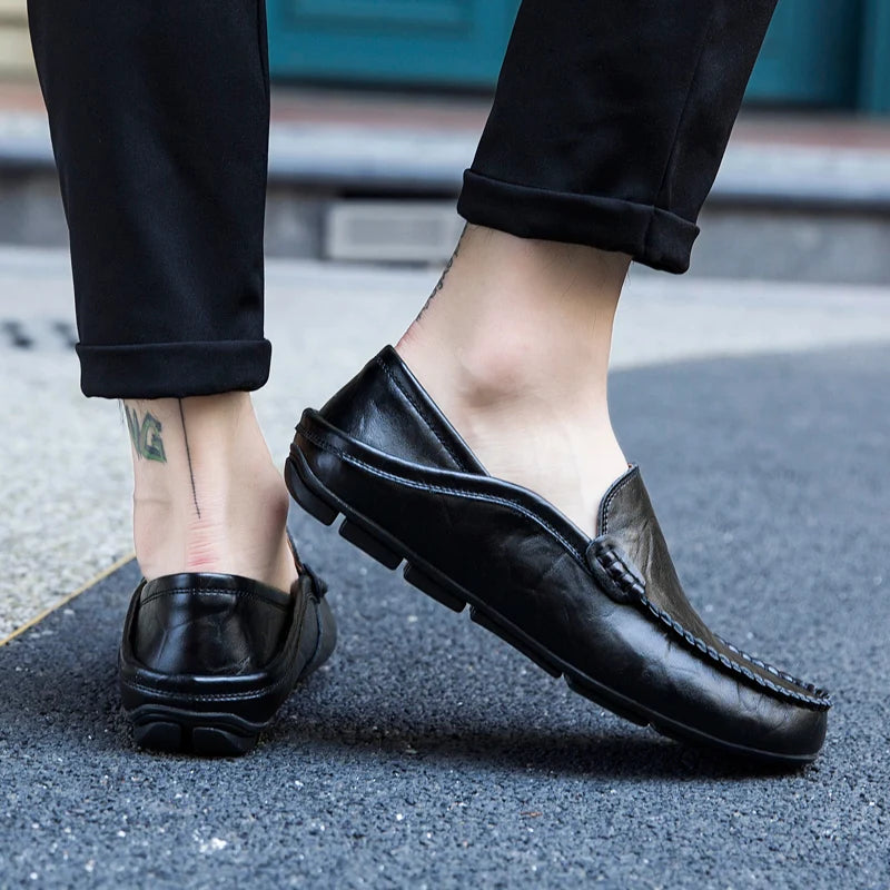 Men's Casual Genuine Leather Shoes Men's Loafers Designer Slip-on Boat Shoes High Quality Chaussure Homme Big Size 37-47