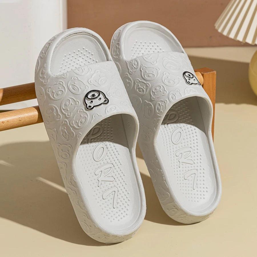 Pantuflas de verano para hombre y mujer, sandalias estampadas de osito, para baño interior, antideslizantes, suaves, zapatos casuales para dormitorio, para pareja