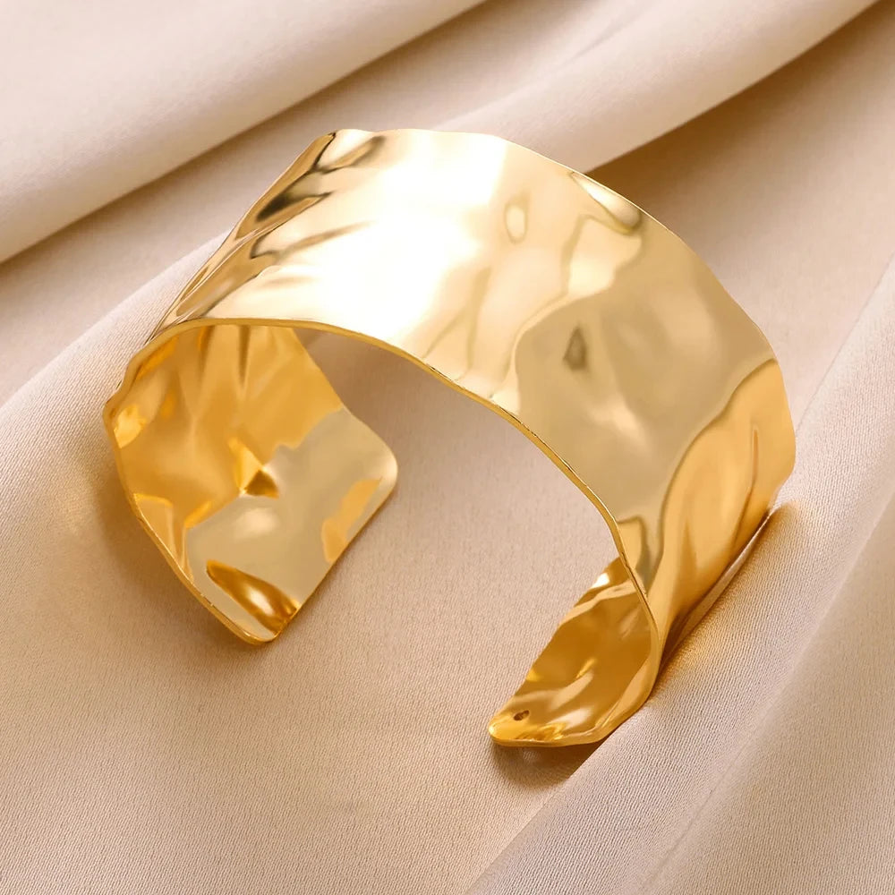 Bracelets d'ouverture à motif de bosse classique exquis pour femmes, manchette, couleur or, acier inoxydable, ornement à main, cadeau
