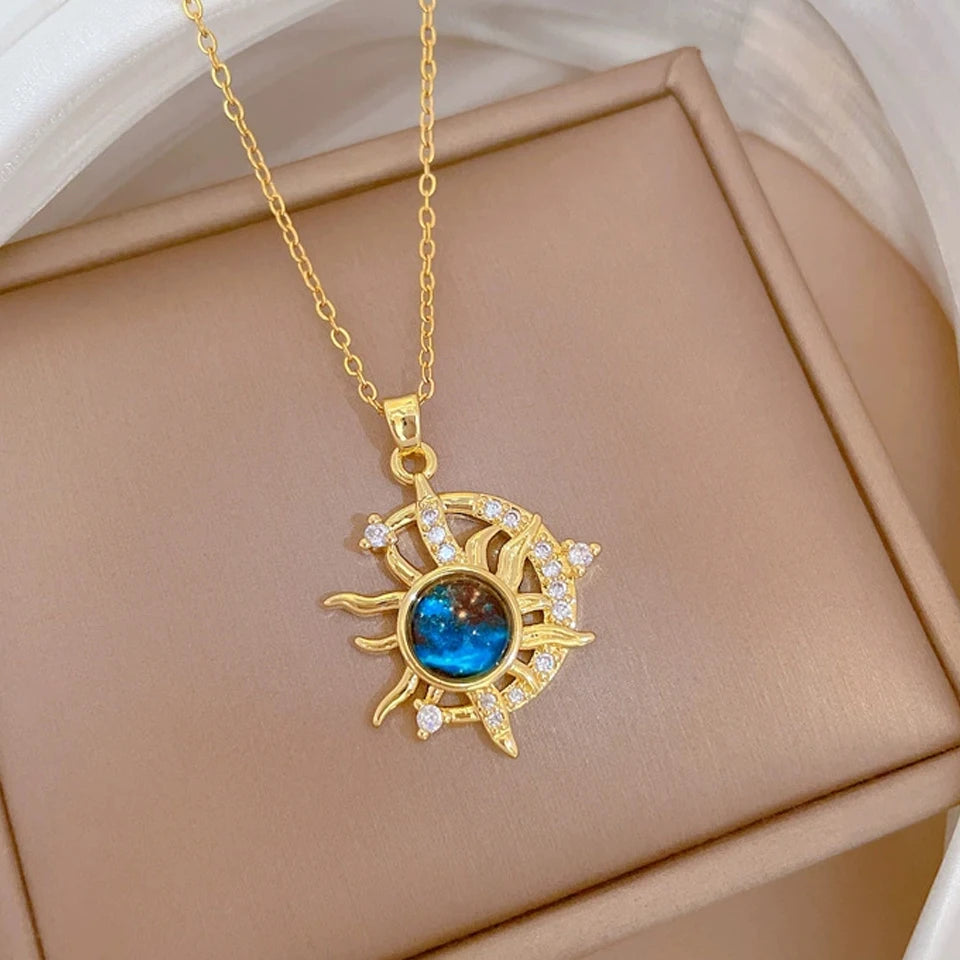 Collier pendentif astronome planète lune pour femme — acier au titane, document en or, bijoux cadeau
