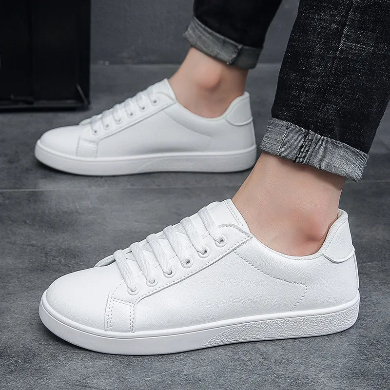Baskets Basses en Cuir Homme — Chaussures Plates Décontractées Blanc & Noir