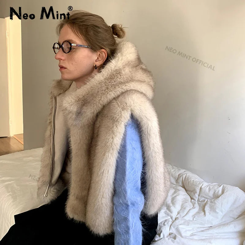 Gilet en fausse fourrure de renard pour femme — dégradé, capuche, sans manches, automne hiver