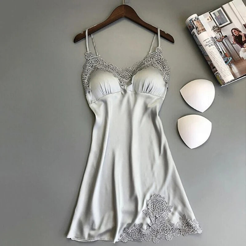 Pyjama Soie Glacée Femme Col Licou — Chemise Nuit Satin Service Maison