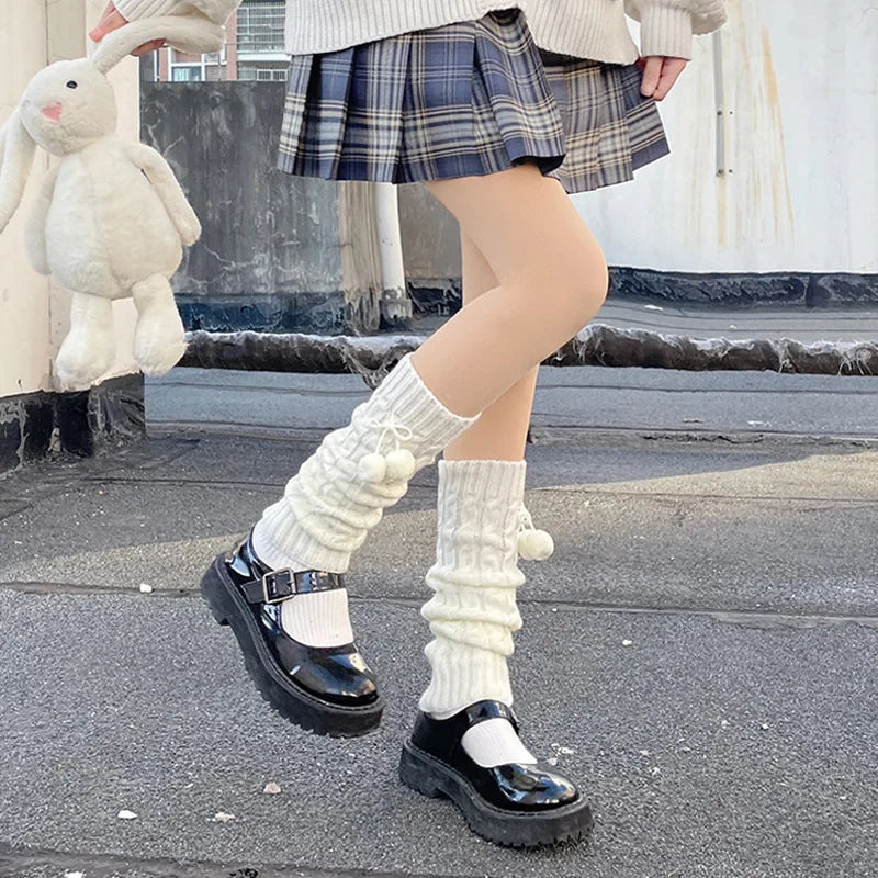 Calcetines cálidos de invierno Lolita, calcetines de punto para piernas cálidas, cubrepies de punto de bola de lana, calentadores de piernas con bolas para mujer