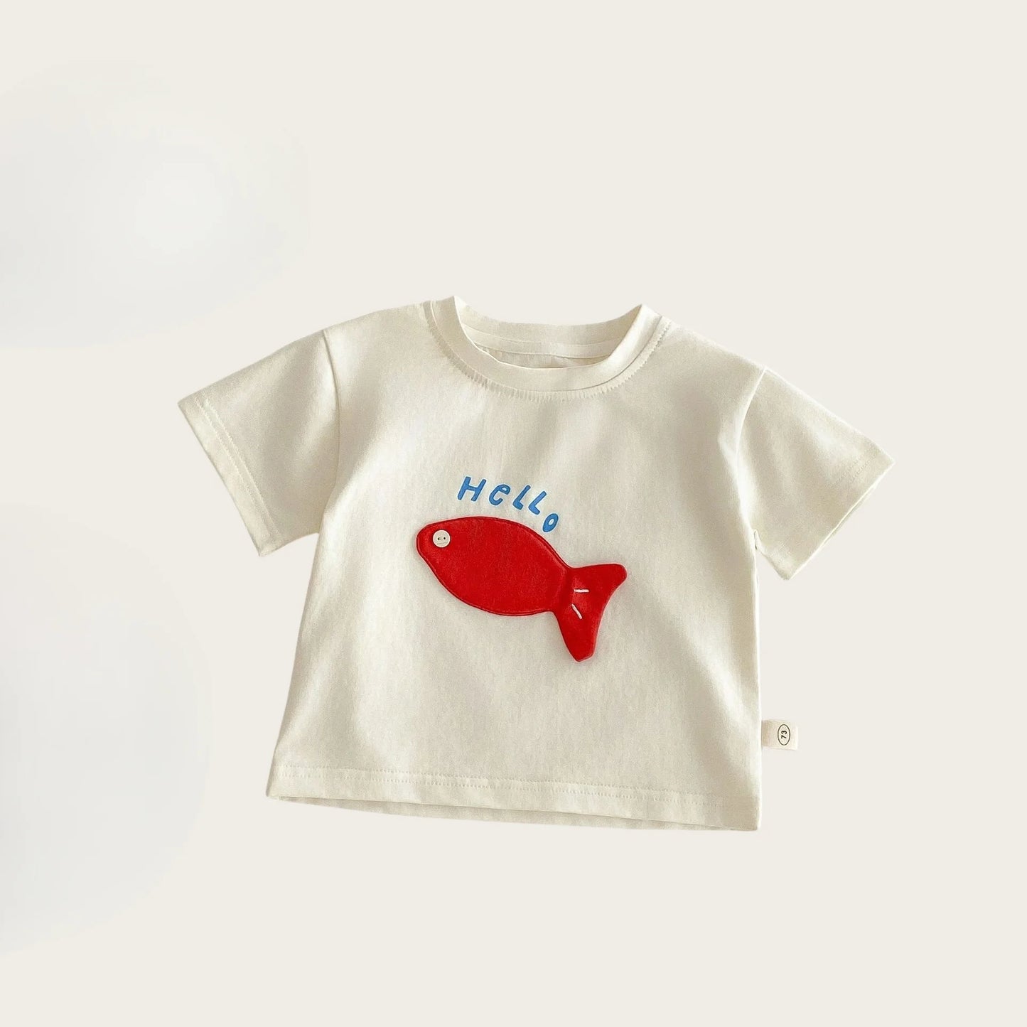 Nouvelle collection été 2026 : T-shirt décontracté à manches courtes pour enfants (0-5 ans) avec patchs de dessins animés mignons et imprimé lettres – Doux et confortable pour filles et garçons