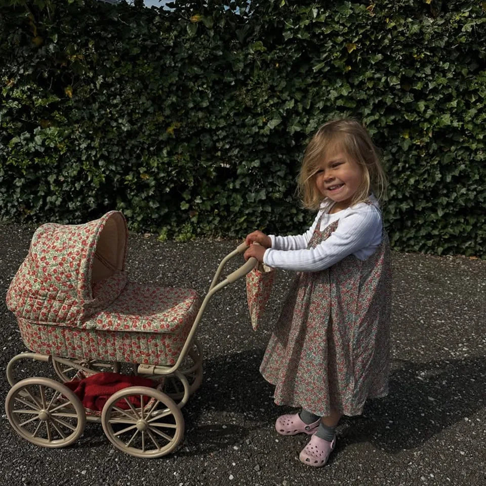 Robes d'été en coton pour bébés filles 2026 — débardeurs à imprimé floral, t-shirts, shorts, ensembles enfants