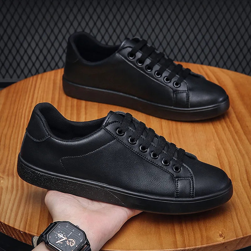 Baskets Basses en Cuir Homme — Chaussures Plates Décontractées Blanc & Noir
