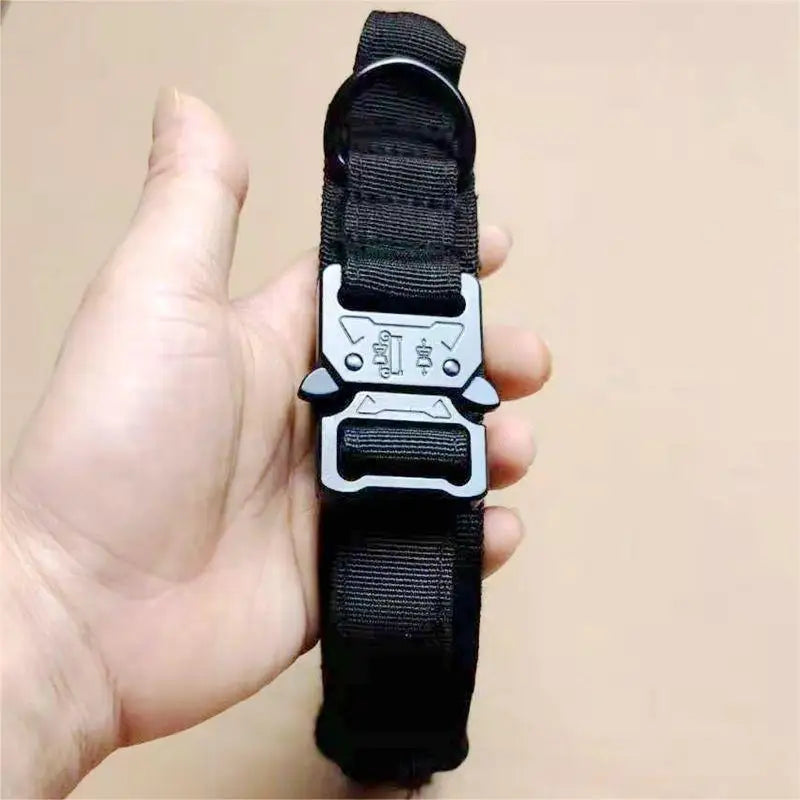 Collier Tactique Nylon pour Chien — Poignée Réglable, Robuste, Taille Moyenne & Grande