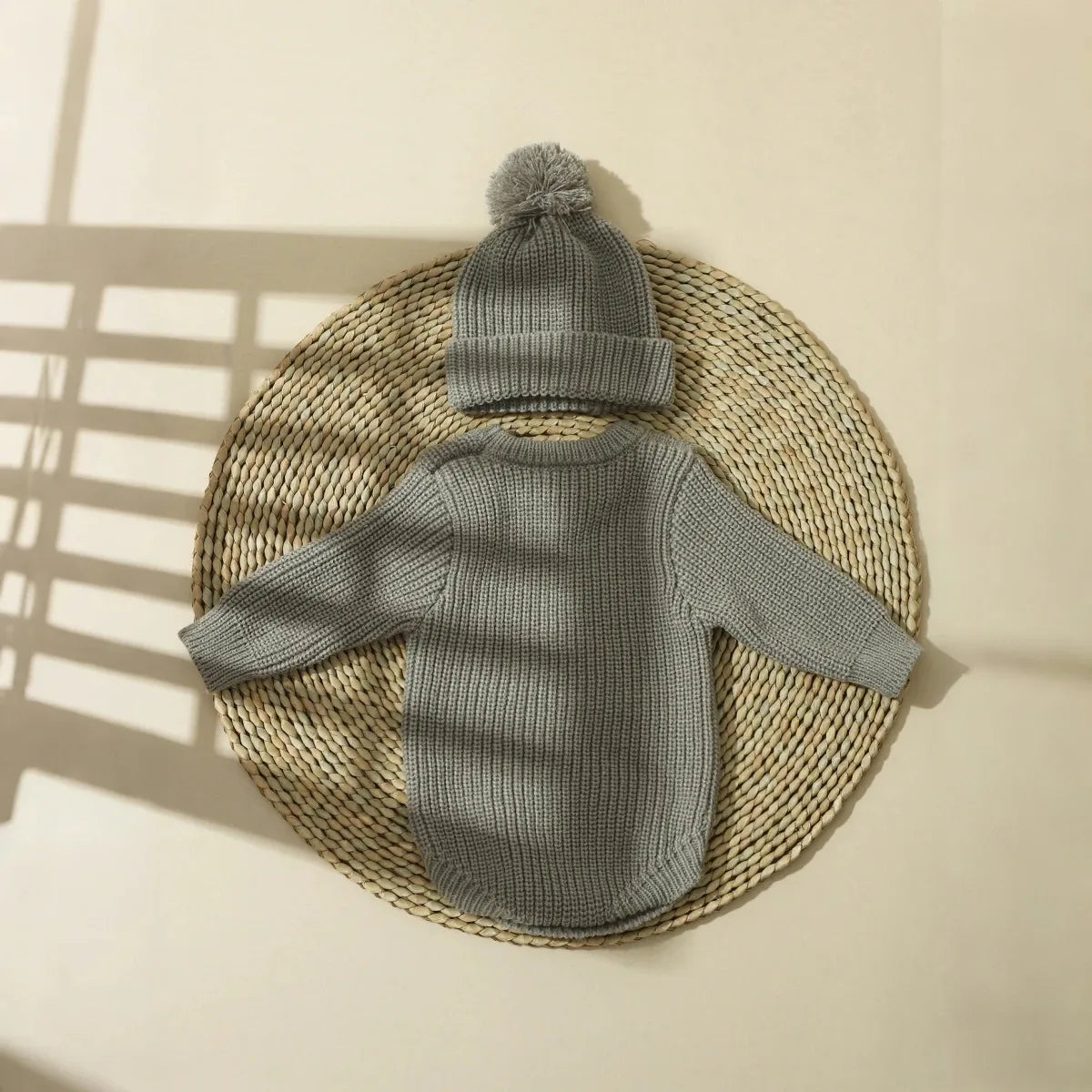 Barboteuse tricotée pour nouveau-né — chapeau à pompon, pull bébé garçon et fille, séance photo HD (v5)