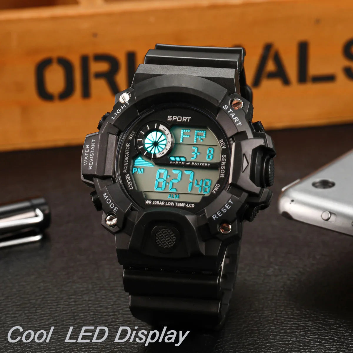 Montre pour hommes de mode sport montre-bracelet électronique grand cadran multifonctionnel étanche alarme lumineuse enfants montre militaire pour hommes