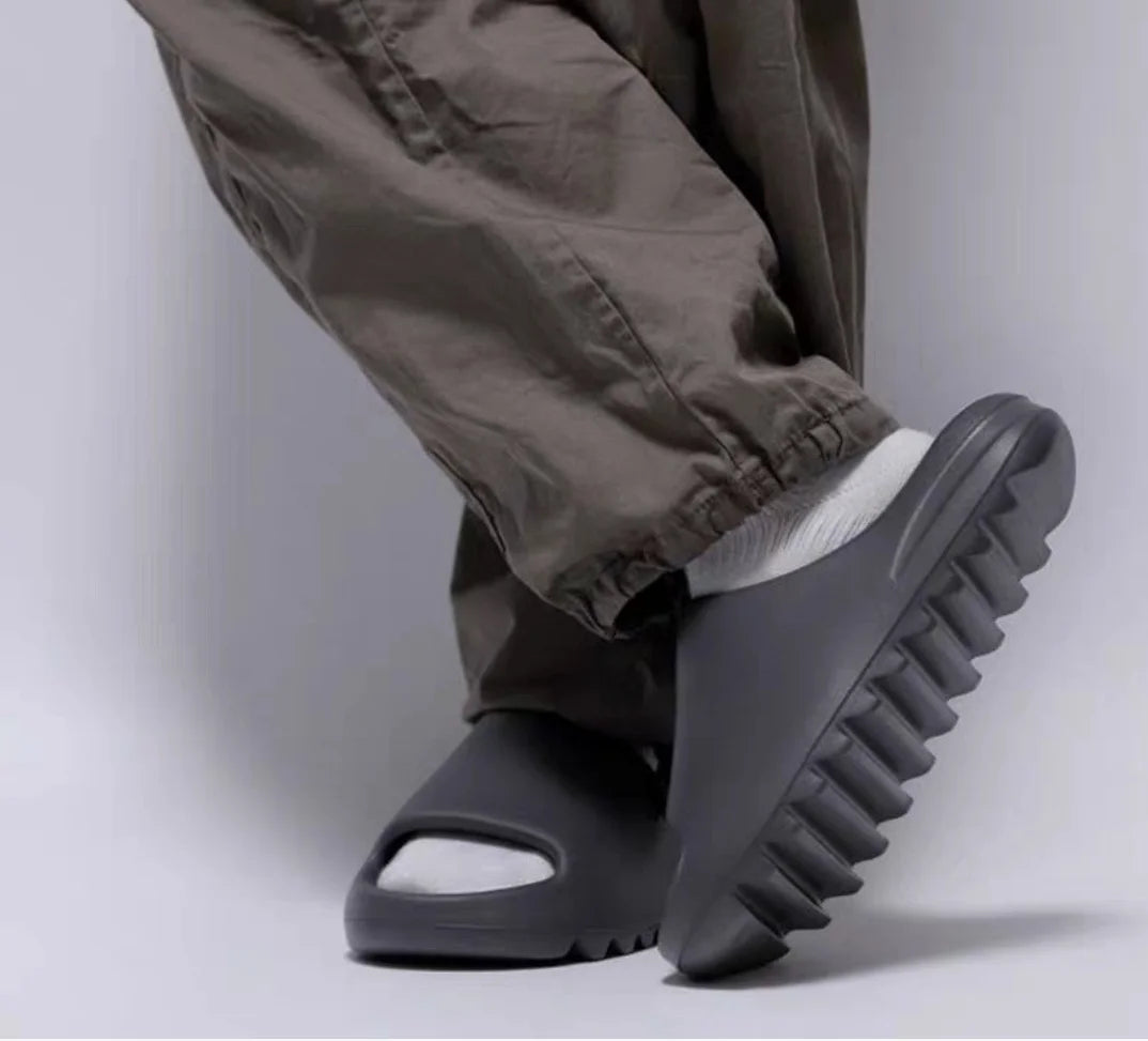 Pantuflas de verano para mujer y hombre, sandalias casuales, zapatos de playa, sandalias de suela blanda, plataforma gruesa, pantuflas antideslizantes de EVA para casa